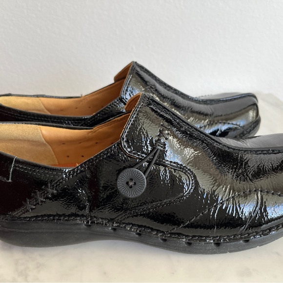 Clarks Unstructured Black Patent Leather Un Loop Clogs Slip-On Shoes 8.5 N - Picture 6 of 11